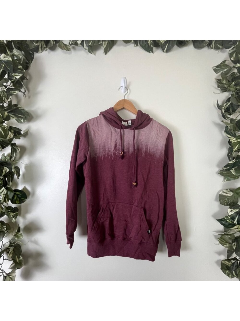 Ten Tree Graphic Forest Pullover Hooded Jacket Red Berry Women’s Size XS